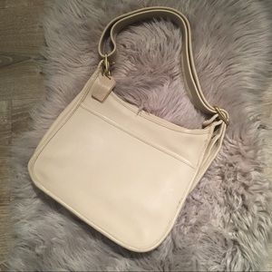 SALE Vintage Coach Shoulder bag in Cream Leather